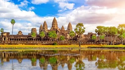 The Mekong in a different way - Between adventure and must-see sites (port-to-port cruise)