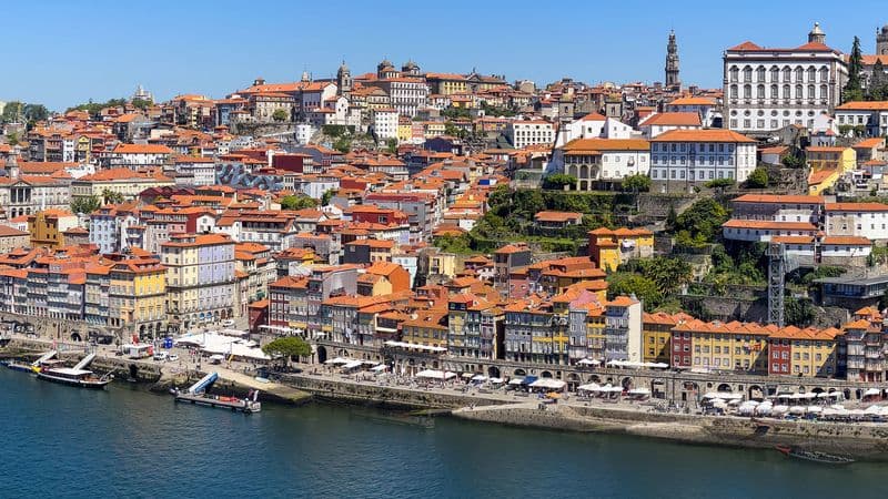 Lisbon, Porto and the Douro valley (Portugal) and Salamanca (Spain) (port-to-port cruise)