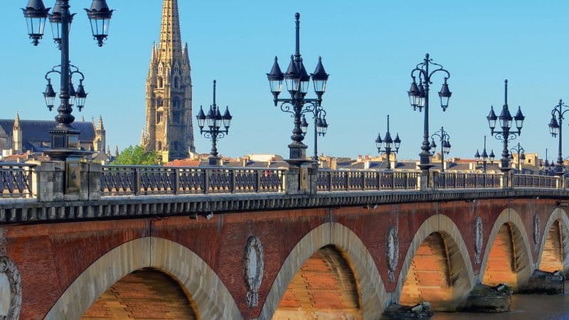 From the French Basque Country to Bordeaux - Fine French cuisine at the foot of the Pyrenees and a cruise to discover Bordeaux and its outlying areas (port-to-port cruise)