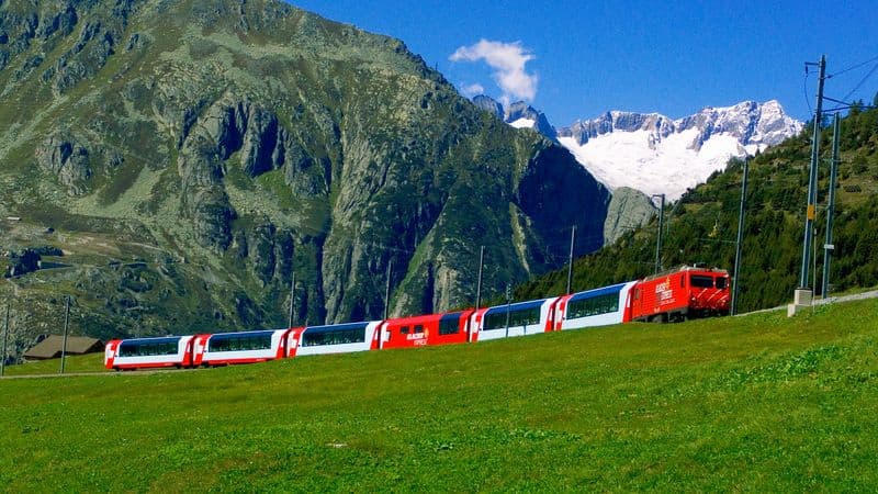 An exceptional cruise through the most beautiful regions of three different countries (port-to-port cruise)