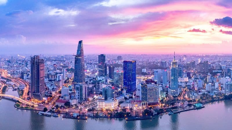 The Mekong in a different way - Between adventure and must-seesites (port-to-port cruise)