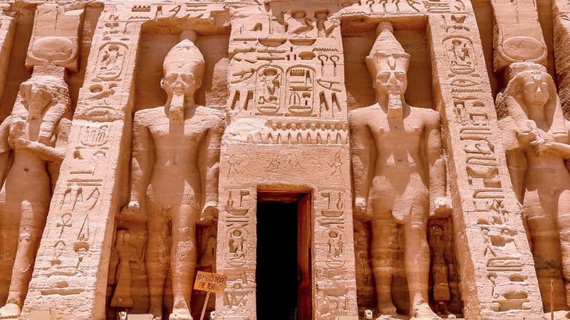 Cruise on the Nile: The Land of the Pharaohs (port-to-port cruise)
