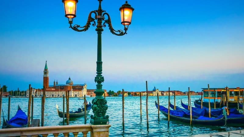 Christmas in Venice (port-to-port cruise)