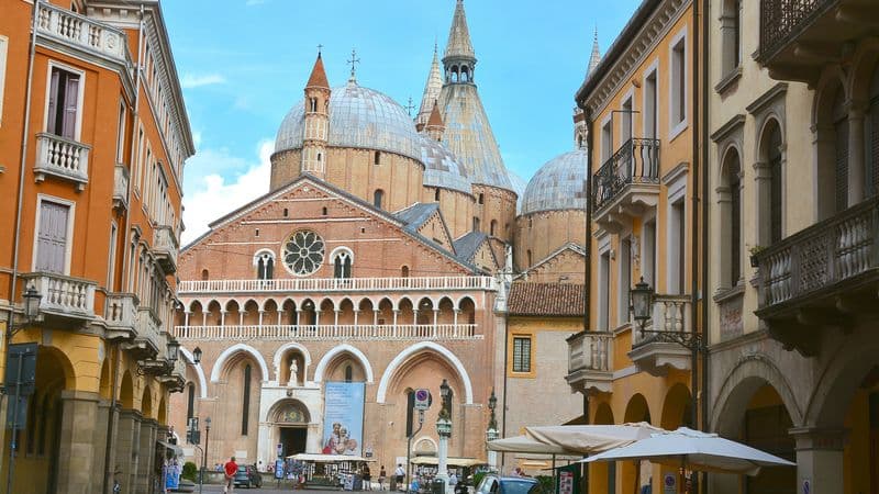Christmas in Venice (port-to-port cruise)