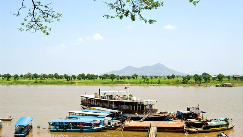 The Mekong in a different way - Between adventure and must-seesites (port-to-port cruise)