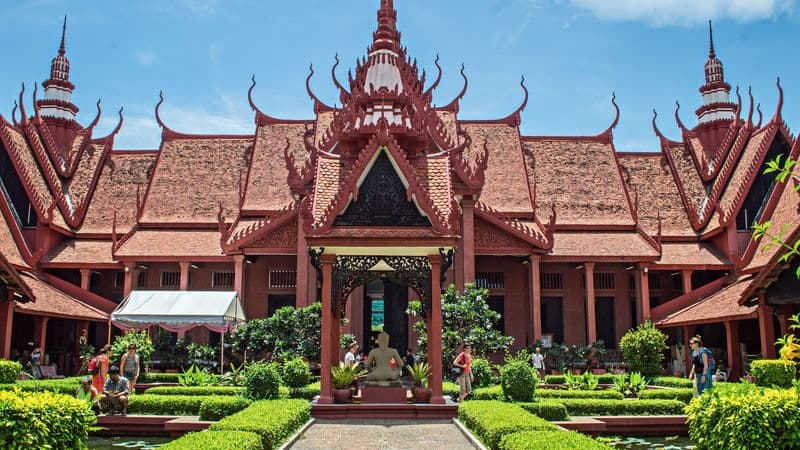 From the Mekong Delta to Siem Reap (port-to-port cruise)