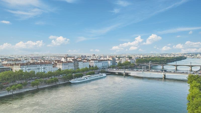 A trip to admire the beautiful scenery of the Rhône valley (port-to-port cruise)
