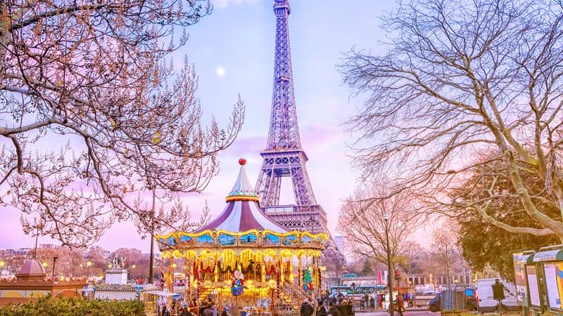 Prestigious Christmas Eve in Paris & The Canal Saint-Martin (port to port)