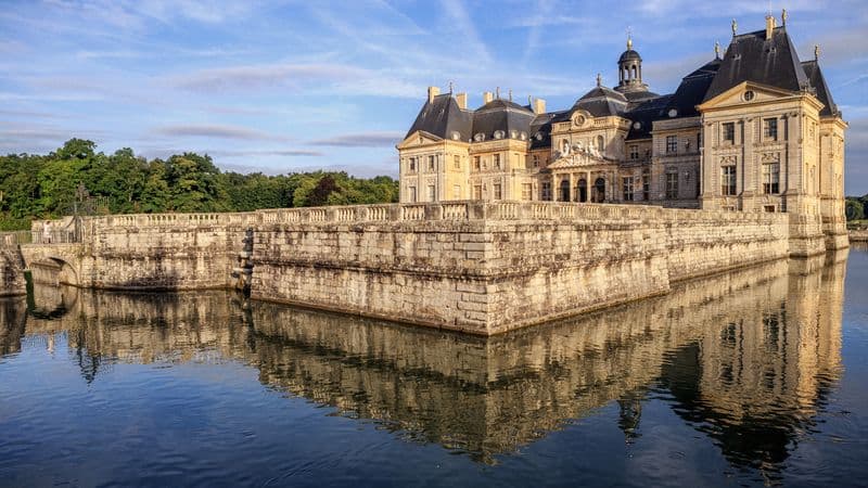 Revisit France's Past, its Royal Sites, and Medieval Cities during a Historic Cruise on the Petite Seine (port-to-port cruise)