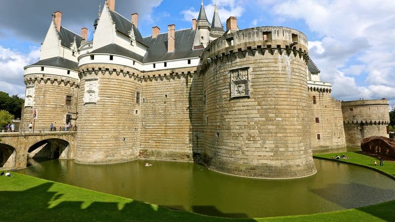 Getaway on the Loire: An unforgettable cruise in celebration of our 10th anniversary on this enchanting river (port-to-port cruise)
