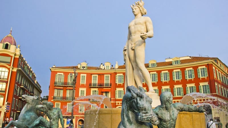 La Dolce Vita along the Italian coastline (port-to-port package)