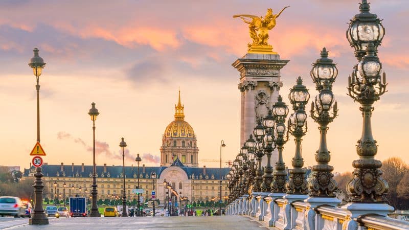 Prestigious Christmas Eve in Paris & The Canal Saint-Martin (port to port)