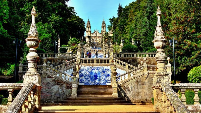 Discover Lisbon, Porto and the Douro Valley (port-to-port cruise)