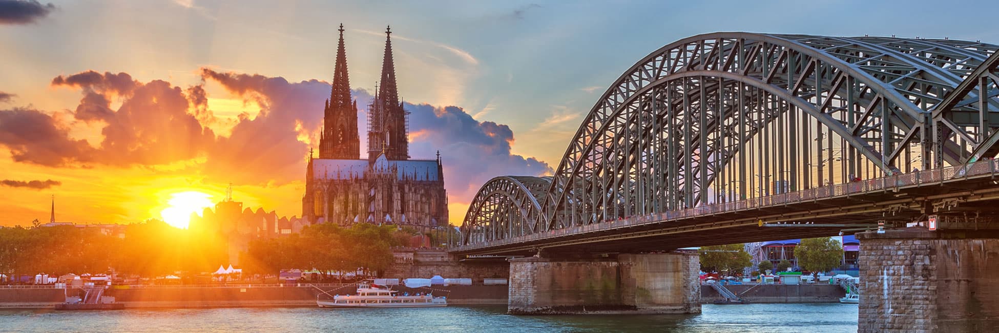 New Year's Cruise: Sparkles and Lights on the Rhine - Between Strasbourg and Amsterdam, celebrate the turn of the year in a magical setting. (port-to-port cruise)