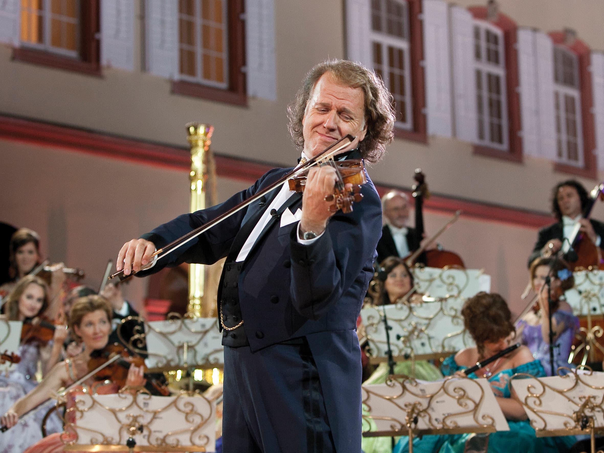 Viennese Waltzes and Habsburg Heritage A cruise into traditions on the beautiful Blue Danube (port-to-port cruise)