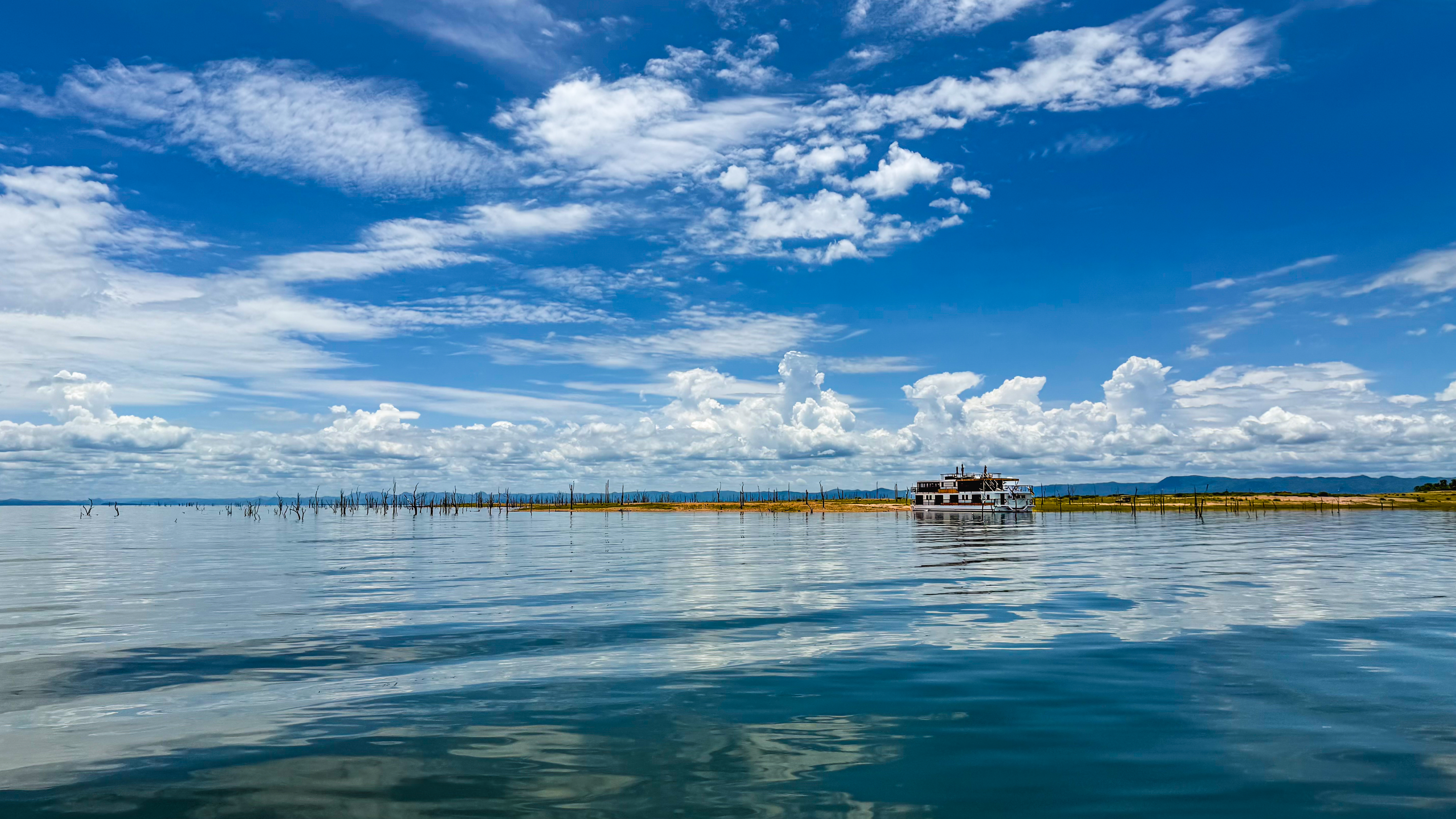 Safari Cruise along the Zambezi River - South Africa, Botswana, Namibia, Zimbabwe with extended stay at the Cape Peninsula (port-to-port cruise)