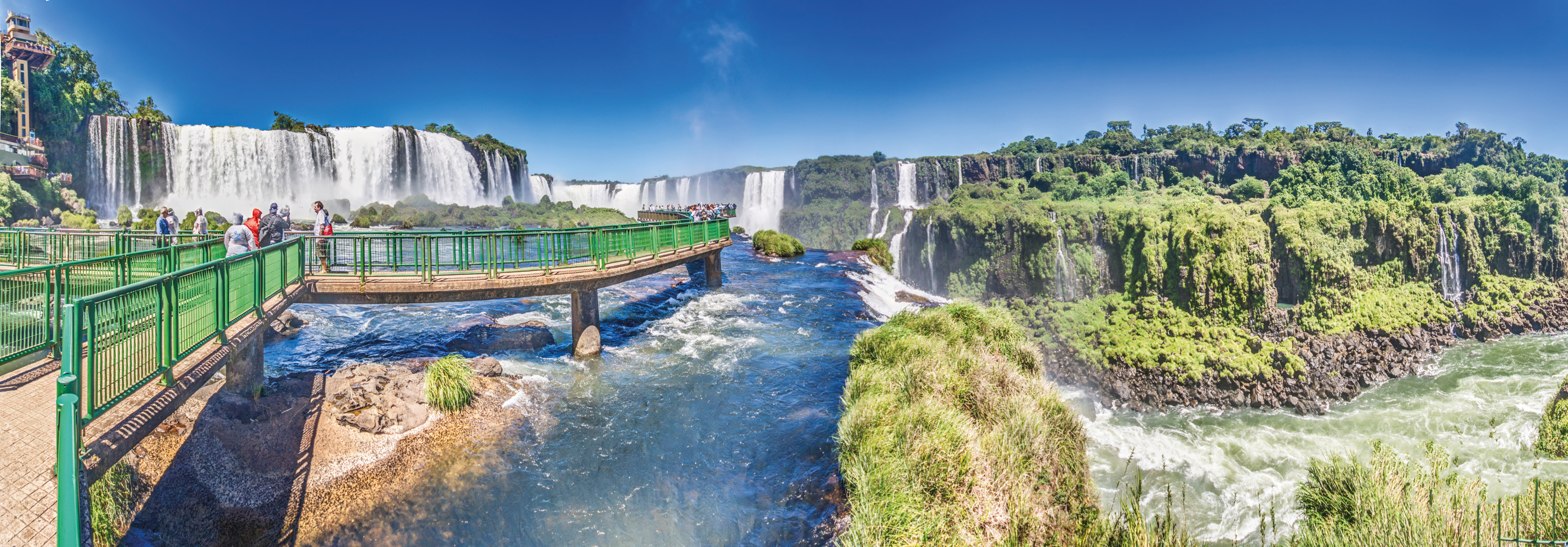 The Gentle Amazon and the Tapajós River - An enchanting and intimate cruise to the most beautiful beaches of the Amazon - And an exceptional stay at the Iguaçu Falls (port-to-port cruise)